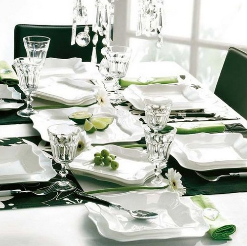 Сервировка стола на Новый год 2013 в бело-зеленом цвете