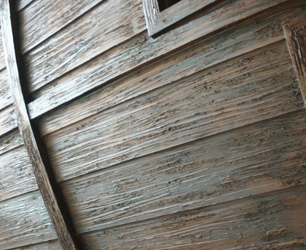 Искусственно "состаренные" деревянные панели