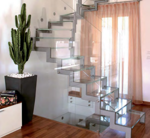 Стеклянные лестницы и ступеньки фото