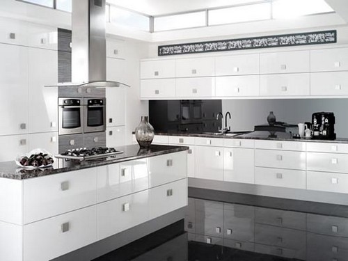 Белая глянцевая кухня фото