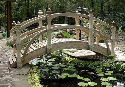 Деревянные садовые мостики декоративные