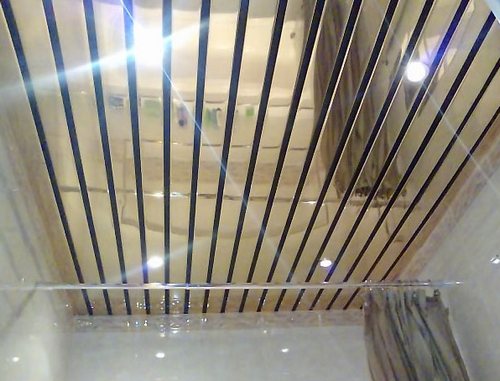 зеркальный реечный потолок