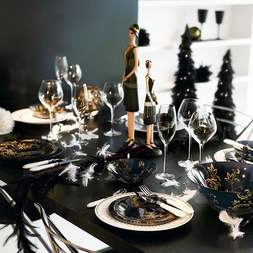 Сервировка новогоднего стола 2013 в черном цвете