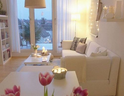 Как украсить гостиную свечами для романтического вечера