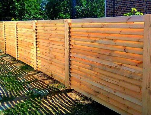 Забор жалюзи деревянный