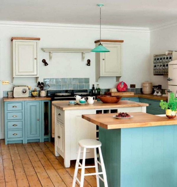 Кухня бело-бирюзового цвета фото