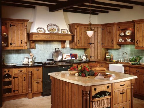 Деревянная кухня в деревенском стиле фото