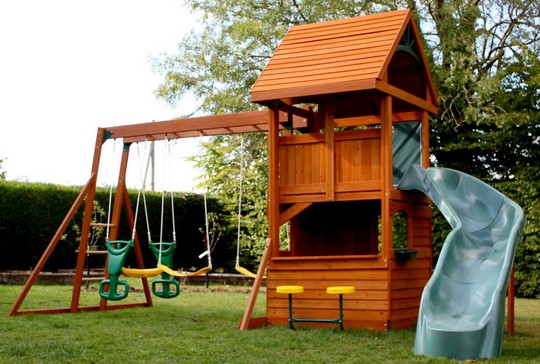 Детская игровая площадка с домиком для дачи