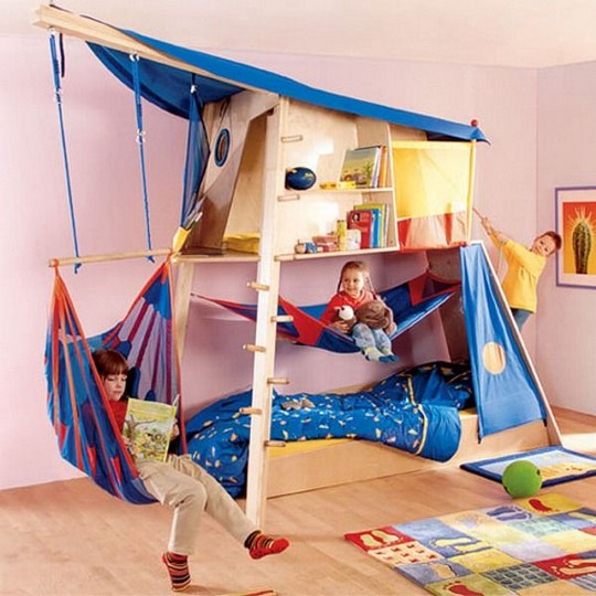 Детская кровать с игровым домиком фото