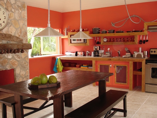кухня кораллового цвета