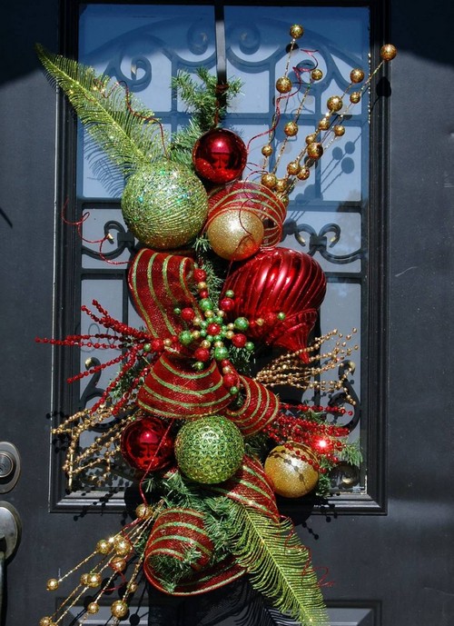 Декор для входной двери к Новому году