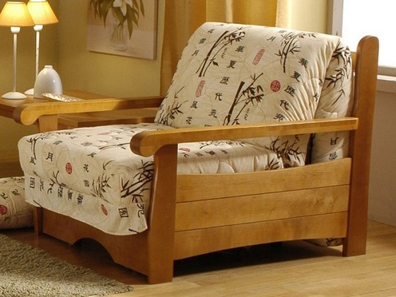 Кресло-кровать с деревянным каркасом