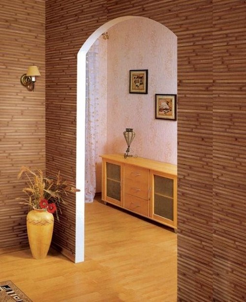 обои бамбуковые в коридоре