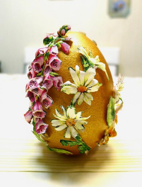 Объемный декор деревянного яйца