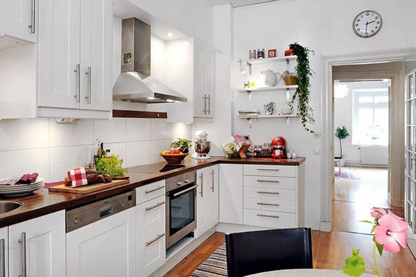 Белый цвет как способ экономии пространства кухни