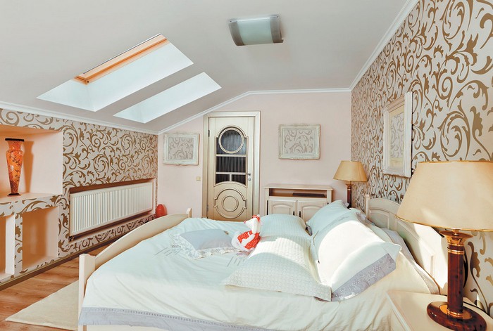 Мансардная спальня с односкатной крышей фото