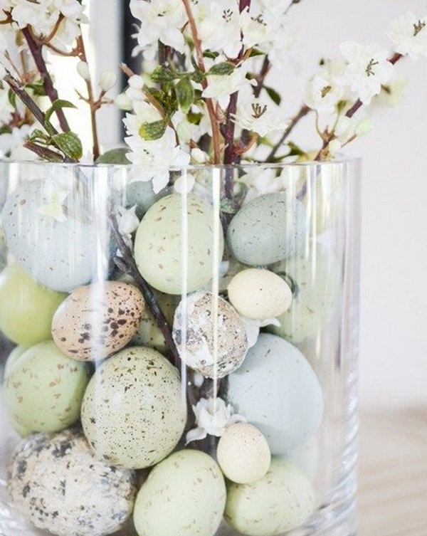 Пасхальная композиция вазочка с яйцами