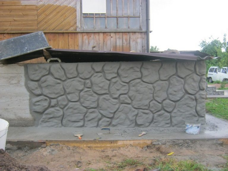 отделка цоколя бетоном